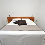 Apart-hotel Elena 3*