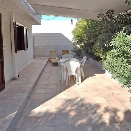 Elena Aparthotel 3*