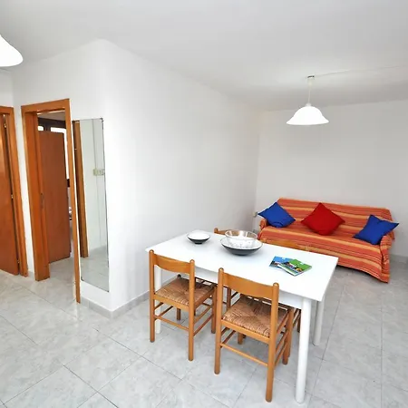 Elena Aparthotel